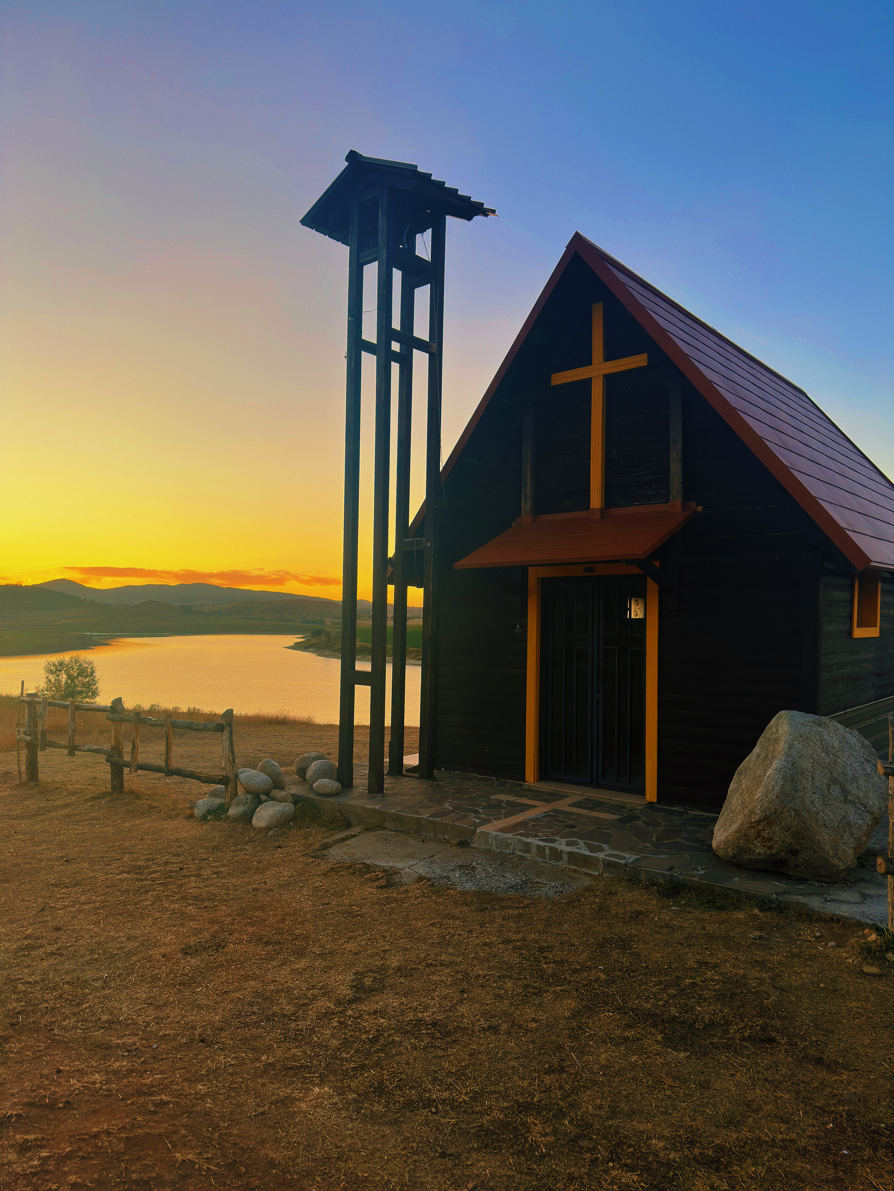 Cappella al tramonto, Calabria